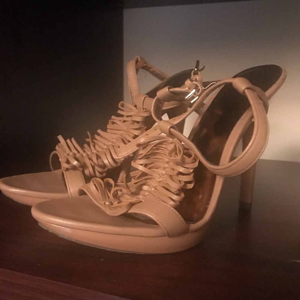 Carlos Santana Nude Ruffle Open-Toe Pump